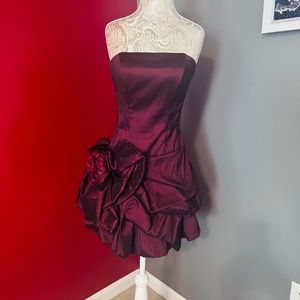 CACHE BURGUNDY MINI STRAPLESS DRESS